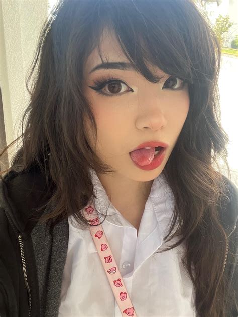 Loving the natural look w/o the eyeliner : r/emiru